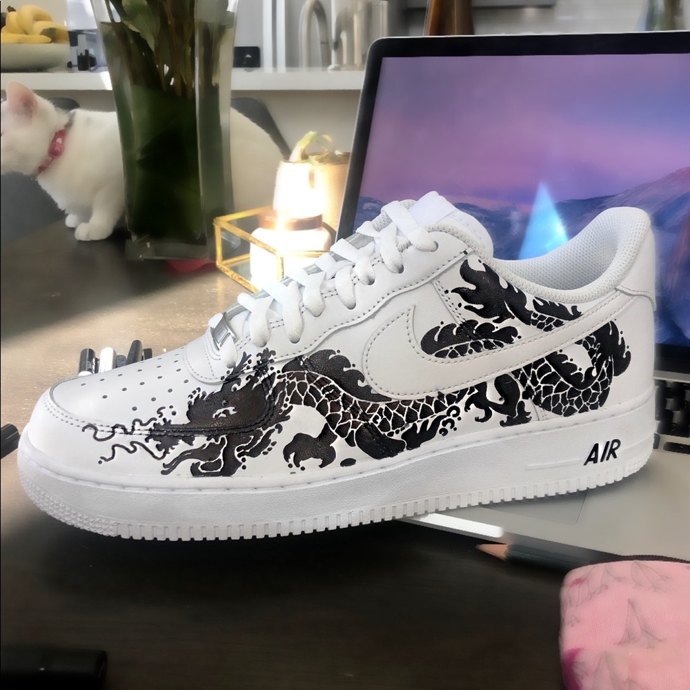 NIKE AIR FORCE 1s / CUSTOM MADE CHINESE DRAGON